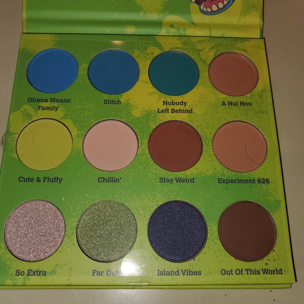 New Disney Stitch 12 Color Eyeshadow Mirror Palette - Picture 4 of 5